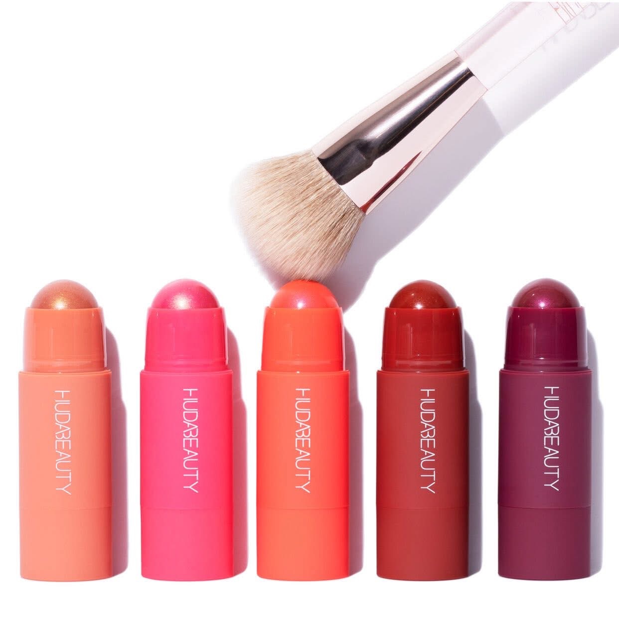 Huda beauty Blush Brush image 4