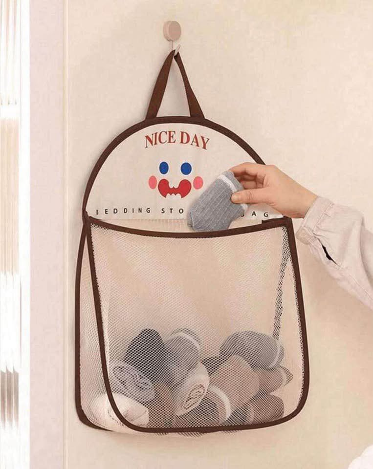 Hanging mesh storage bag
